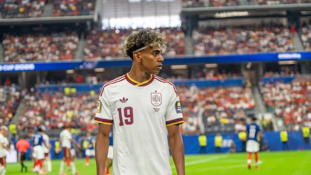 Lamine Yamal avec le maillot de l’Espagne pendant la Coupe du monde 2026